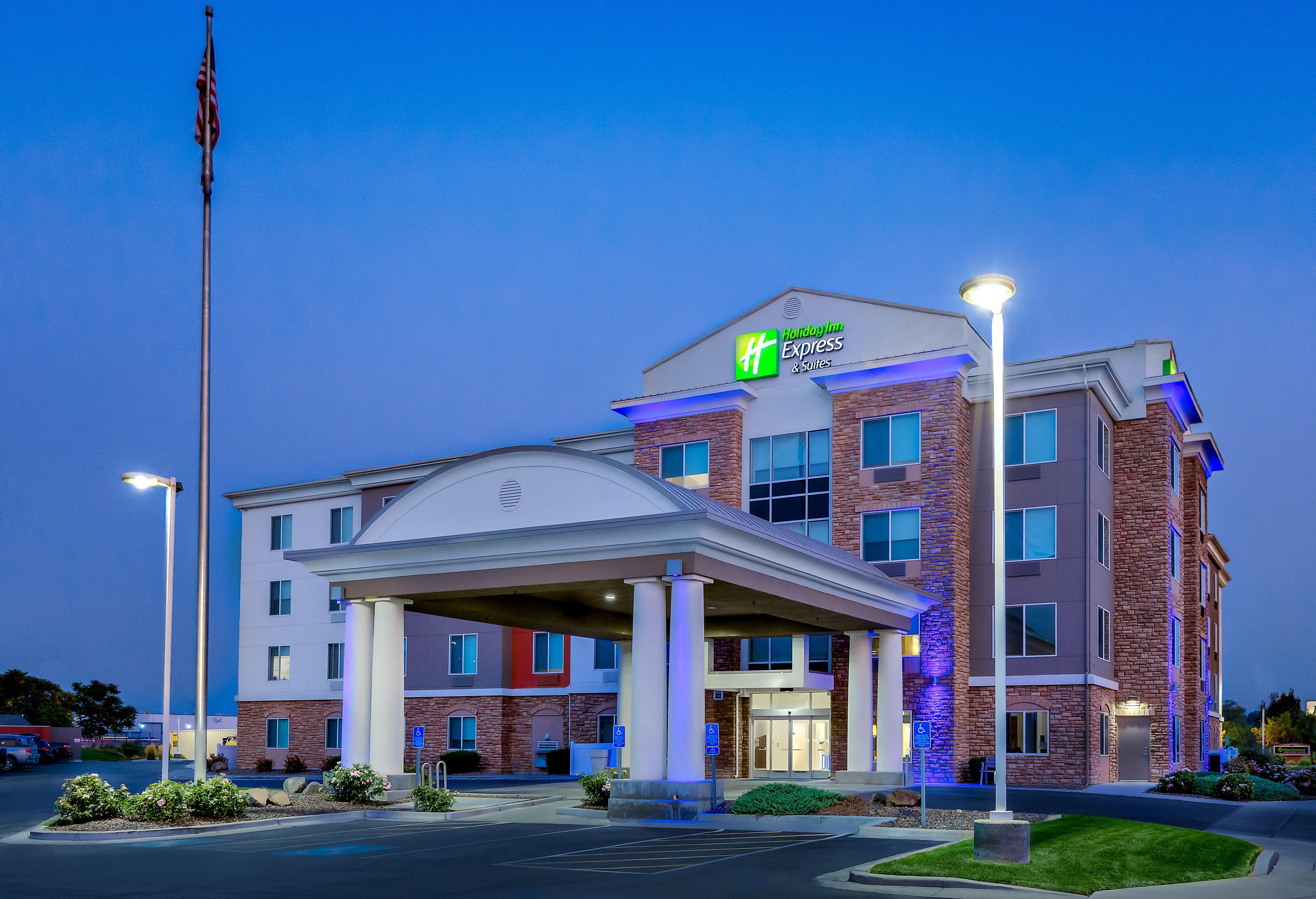 Express & By Ihg 2* Ontario