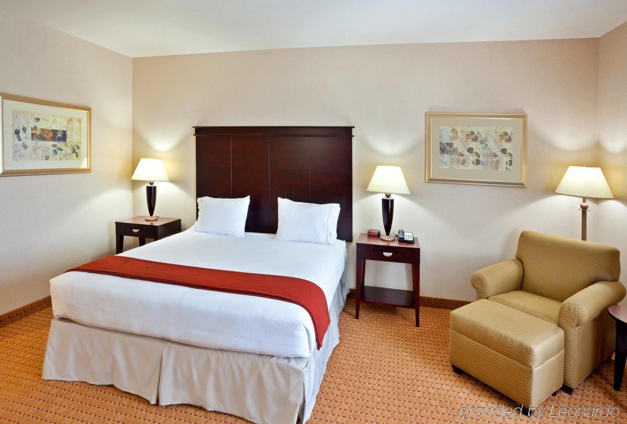 Express & By Ihg 2* Ontario