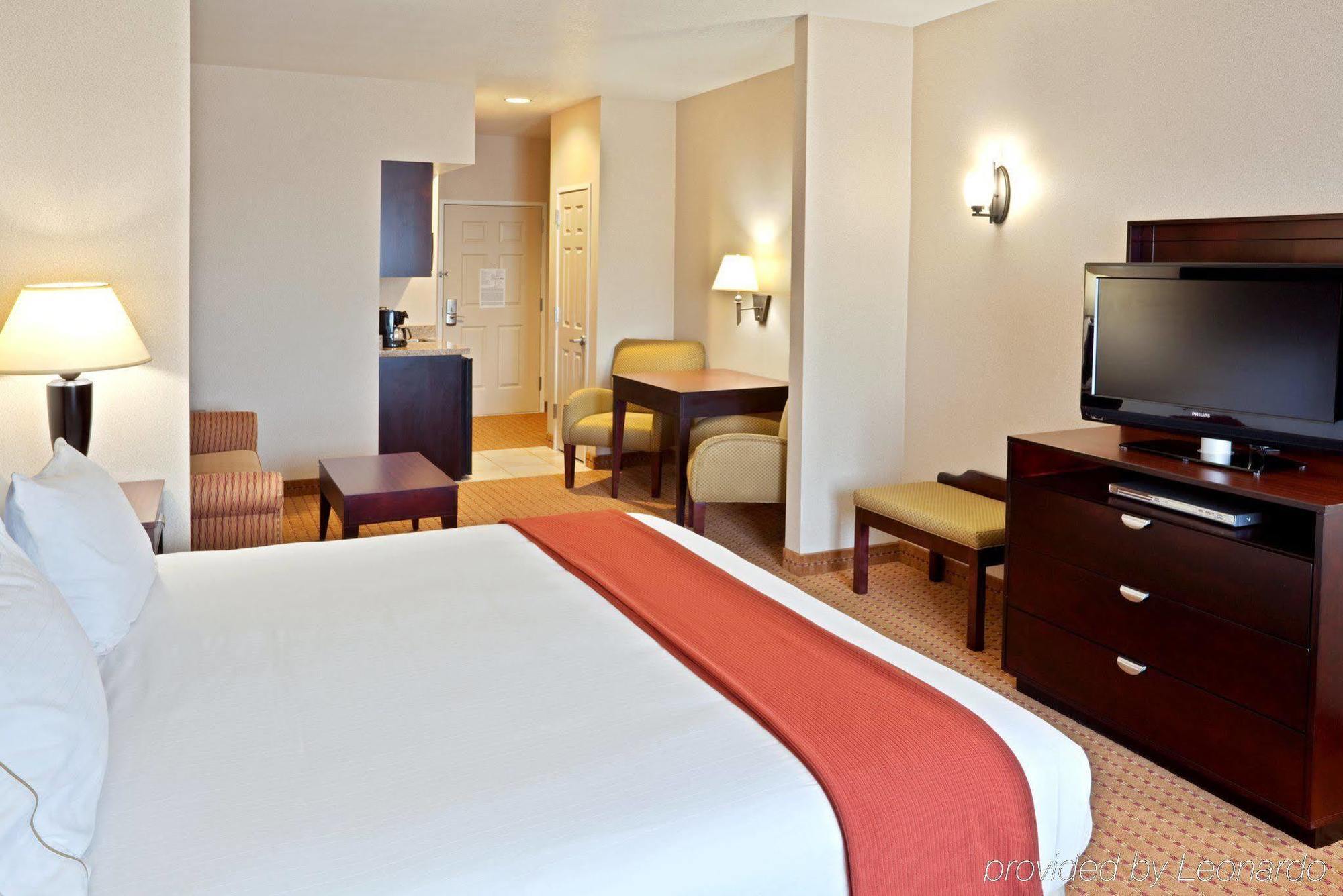 Express & By Ihg Hotel Ontario
