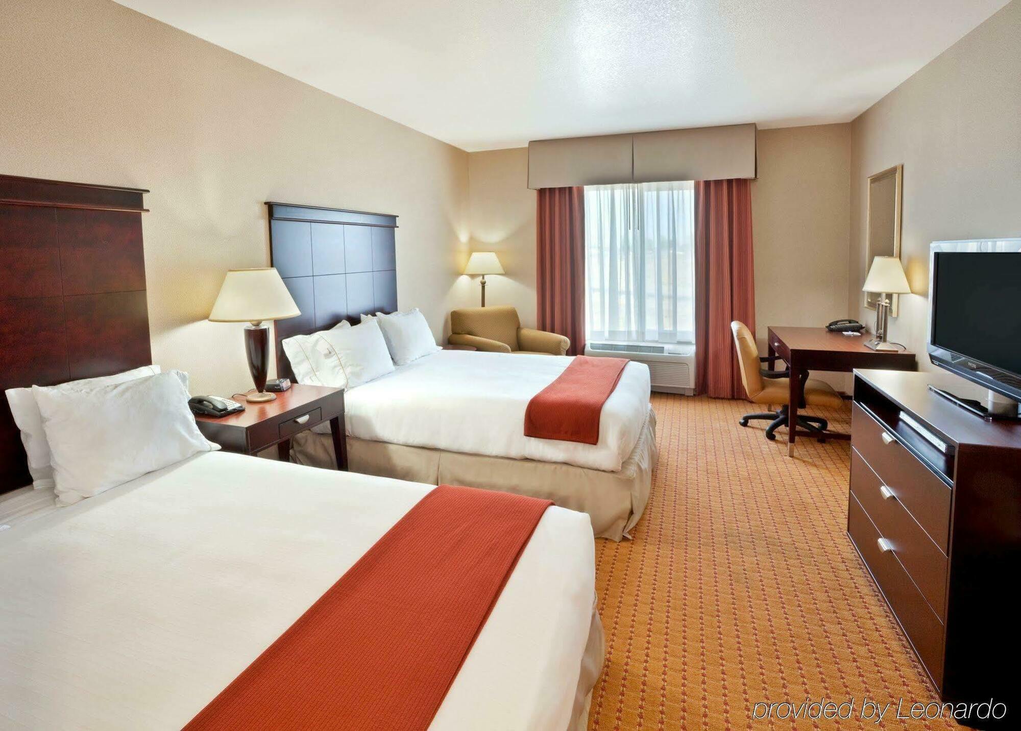 Hotel Express & By Ihg Ontario